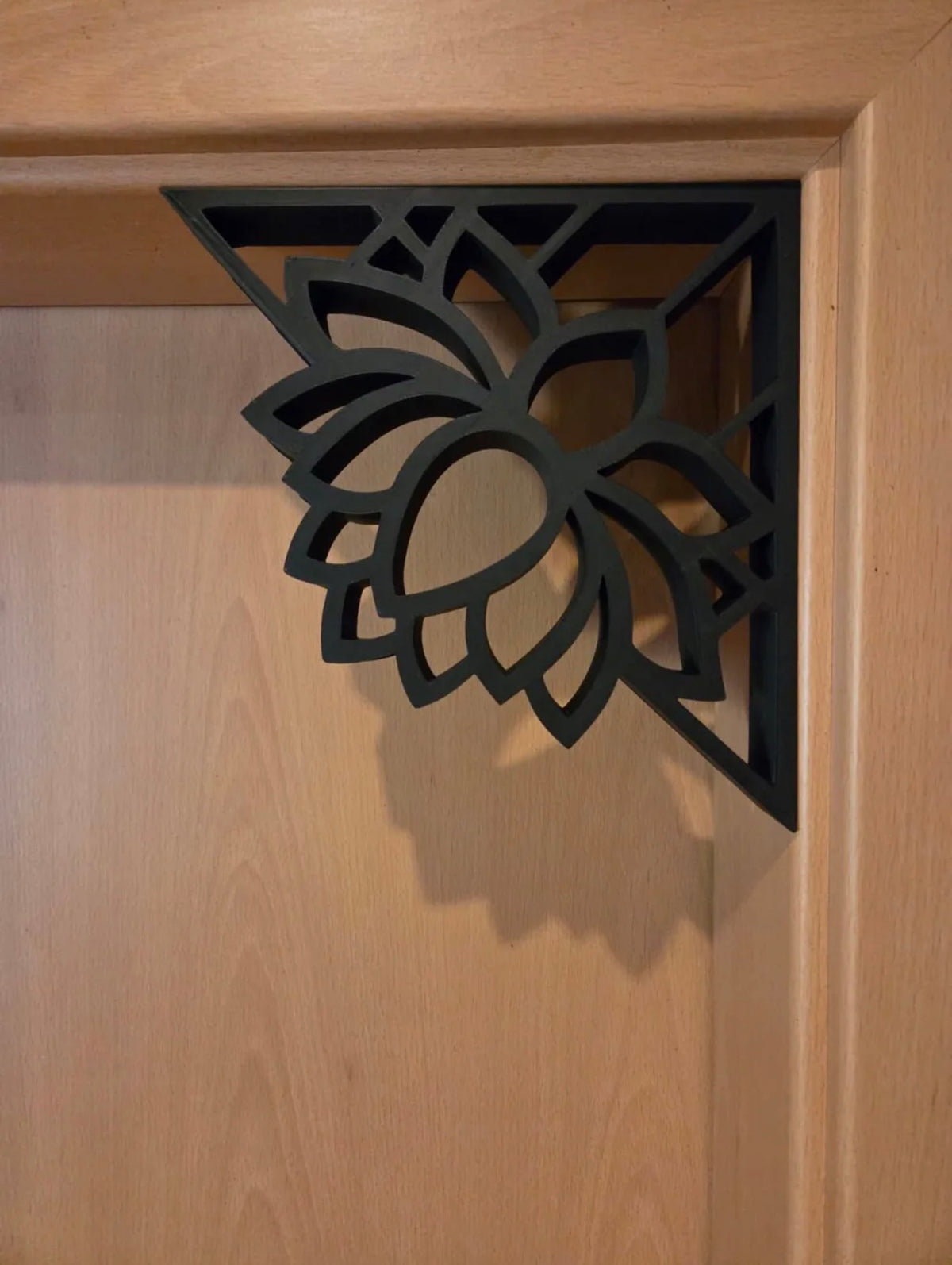Lotus Door Corner Mini Sphere Holder
