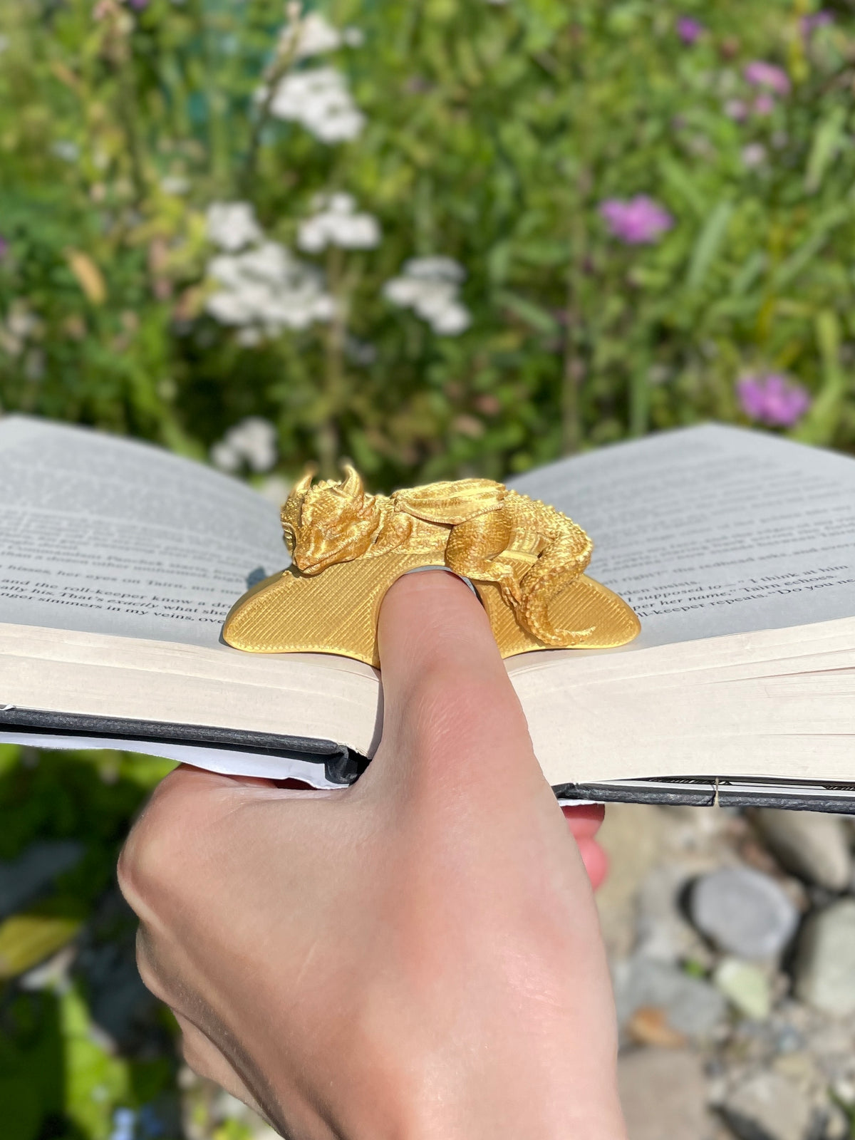 Train Thumb Page Holders
