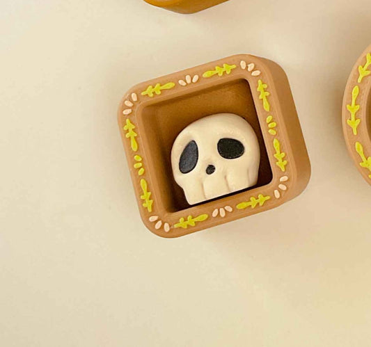 Skull Mini Booknook Clicker